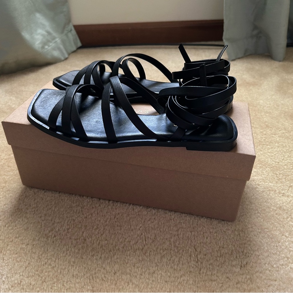 NIB Women's Alohas Element Sandal in Black Size 38 - Picture 3 of 5
